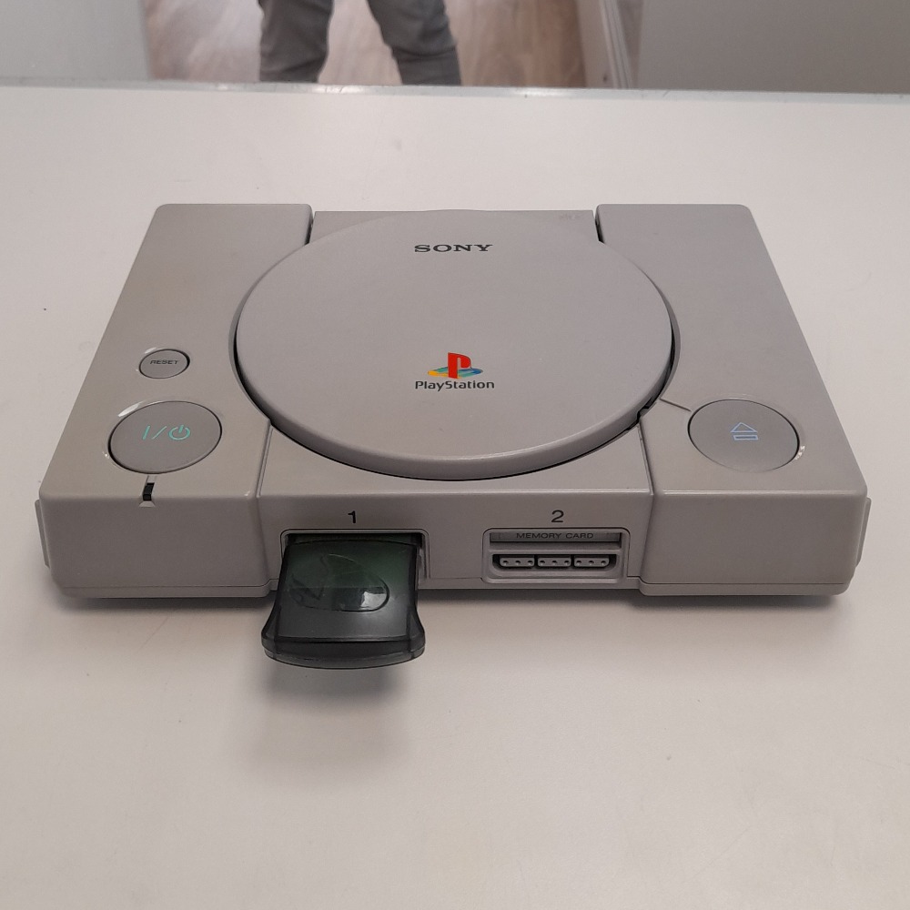 Pre-owned Sony PlayStation 1 Console Bundle - Own4Less